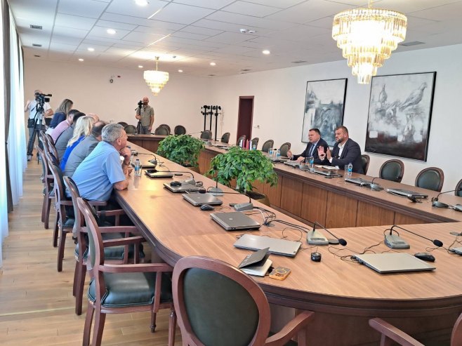 Snažna podrška studenata oba javna univerziteta  predsjedniku Republike Srpske (VIDEO)