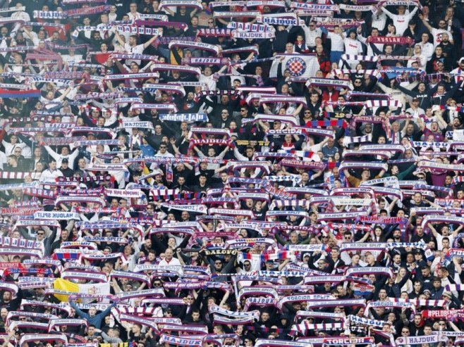 Hajduk kažnjen sa 3.000 evra zbog skandiranja navijača "Za dom spremni" i "Ajmo, ustaše"