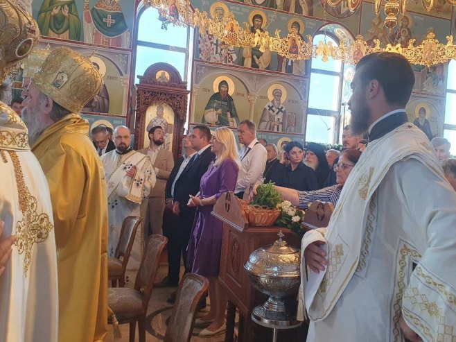 Teslić: Mitropolit Fotije služi liturgiju povodom jubileja hrama, prisustvuje Cvijanovićeva