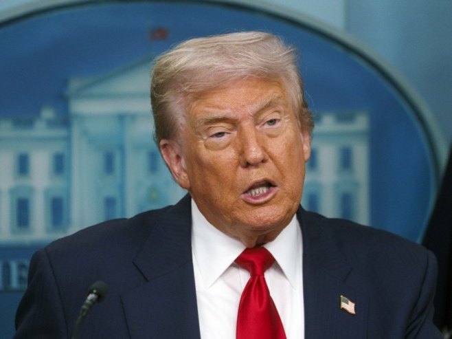 Donald Tramp (foto: EPA/WILL OLIVER / POOL) Donald Tramp (foto: EPA/WILL OLIVER / POOL) -