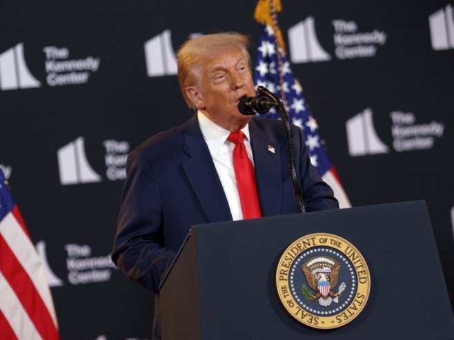 Donald Tramp (foto: EPA/WILL OLIVER / POOL POOL) Donald Tramp (foto: EPA/WILL OLIVER / POOL POOL) -