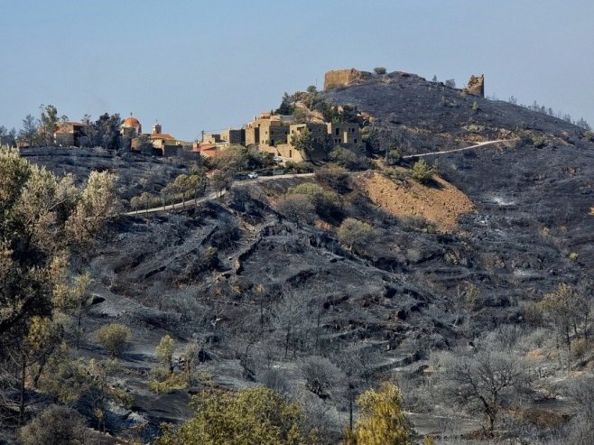 Više od 100.000 hektara zemljišta izgorjelo u požarima koji su buknuli širom Grčke