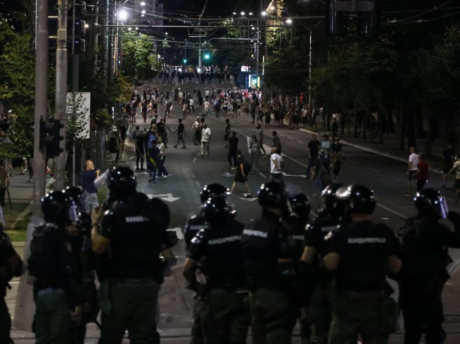 Dačić: Tokom protesta povrijeđeno šest policajaca, uhapšeno 38 osoba