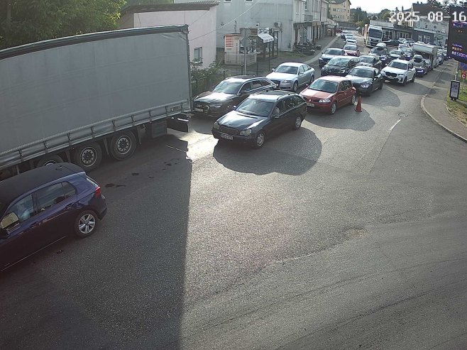 Pojačan saobraćaj na više graničnih prelaza