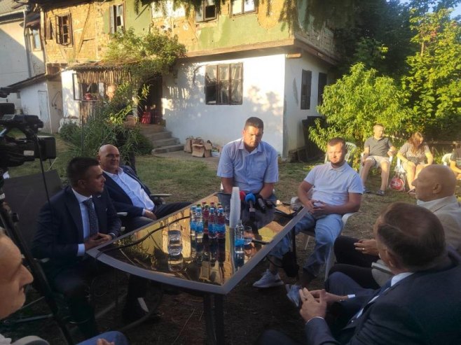 Dodik obišao porodicu Spahalić; Obećana pomoć za gradnju kuće