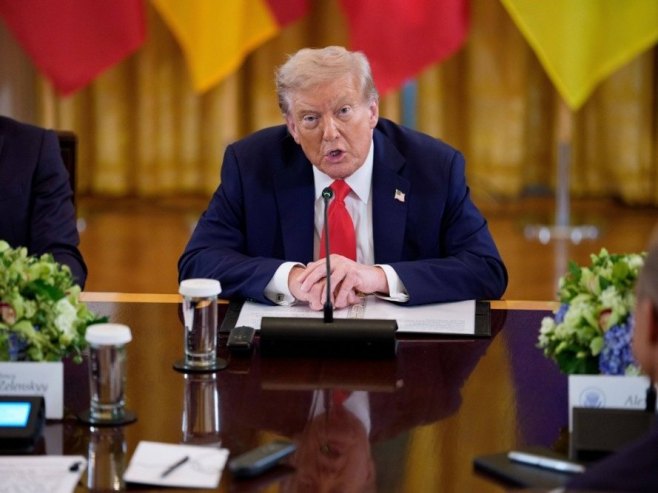 Donald Tramp (foto: EPA/AARON SCHWARTZ) Donald Tramp (foto: EPA/AARON SCHWARTZ) -