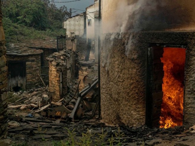 Šumski požari u Španiji, evakuisano više od 30.000 ljudi (VIDEO)