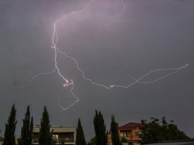 U Hrvatskoj se sutra i u petak očekuju kiša i grmljavinsko nevrijeme