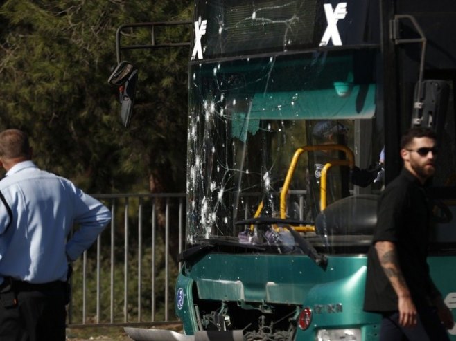 Kamenovan autobus sa srpskim turistima u Grčkoj, lakše povrijeđena dva putnika i vozač