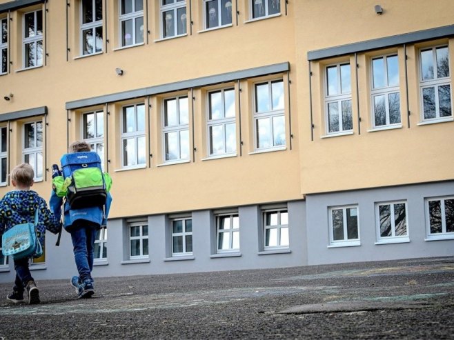 Njemačka: Nastavnica već 16 godina na bolovanju, prima punu platu