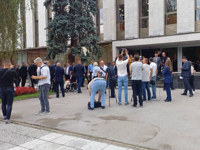 Dojava o bombi u NSRS; Pomjeren termin posebne sjednice