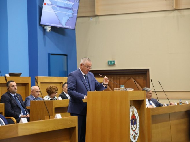 Višković: Ponosno idem sa mjesta predsjednika Vlade; Јedinstvom da sačuvamo Srpsku (VIDEO)