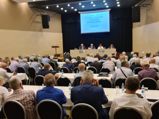 Teslić: Izborna skupština Udruženja penzionera - Foto: SRNA