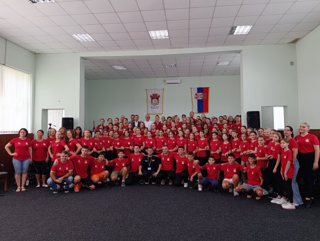 U Rači otvoren kamp dijaspore, djeca uče o srpskoj kulturi i tradiciji