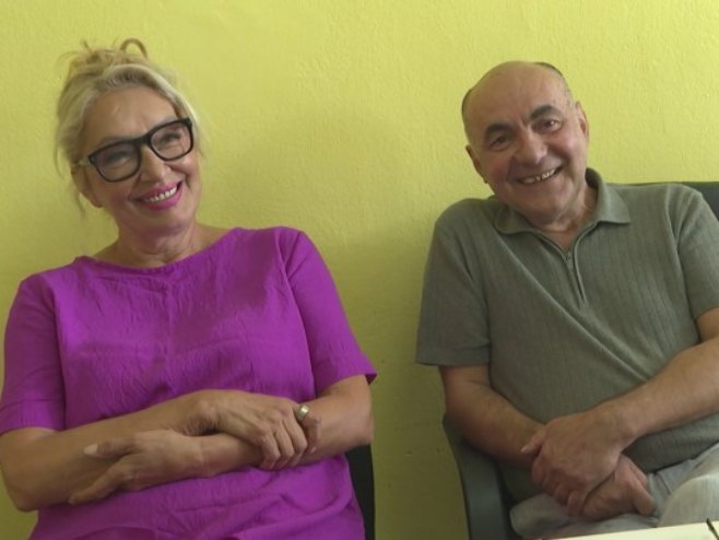 Doktor Bajić sa suprugom Doktor Bajić sa suprugom - Foto: RTRS