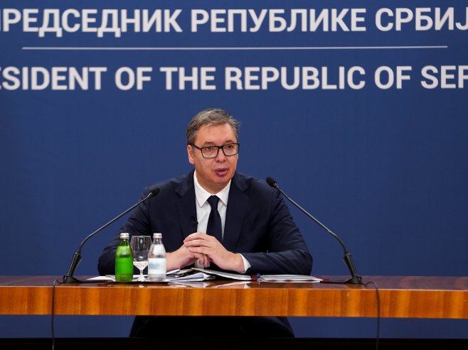 UŽIVO - Vučić: Ograničili smo i smanjili cijene na skoro 3.000 proizvoda (VIDEO)