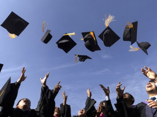 U Crnoj Gori samo u javnom sektoru više od 25.000 lažnih diploma