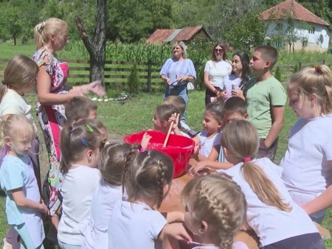 "Selo Republike Srpske - moje mjesto za život" - poslovna mogućnost mladim agropreduzetnicima (VIDEO)