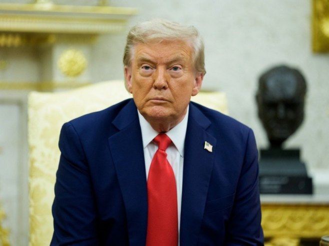 Donald Tramp (Foto: EPA/AARON SCHWARTZ / POOL) - 