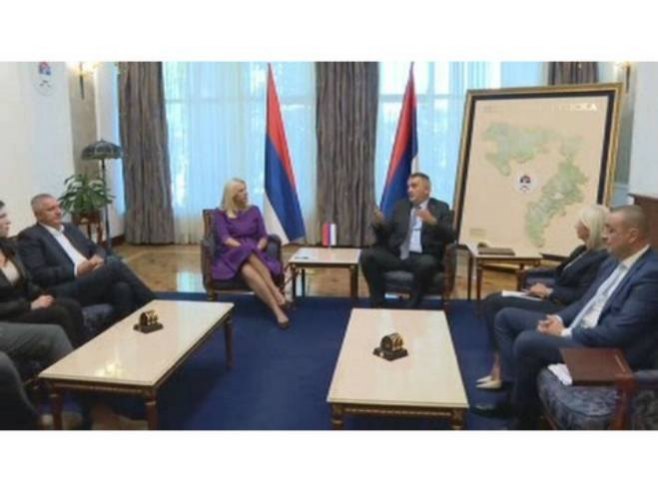 Konsultacije Minića sa delegacijom SNSD-a