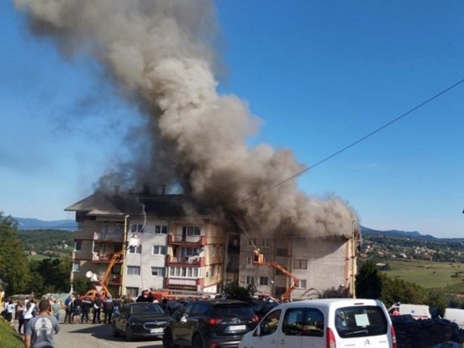 Trninić: Demineri poslati u Vlasenicu nakon eksplozije u zgradi u kojoj je izbio požar