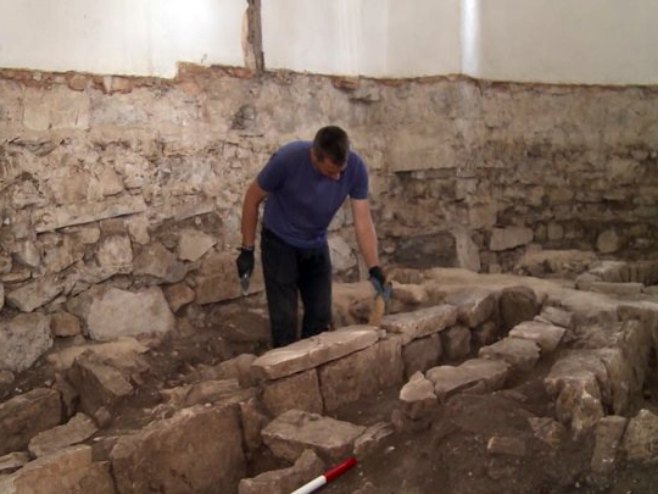Arheološka istraživanja u Crkvi Svetog Petra u Petropavlovom manastiru (VIDEO)
