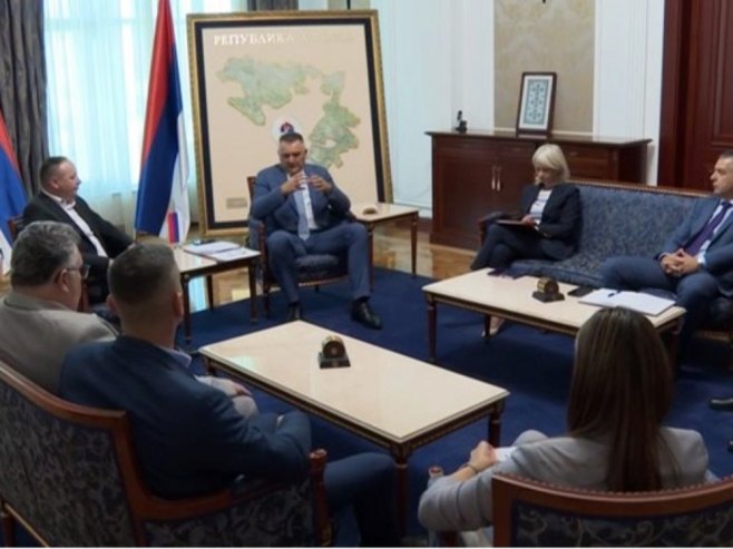 Minić sa predstavnicima Saveza sindikata