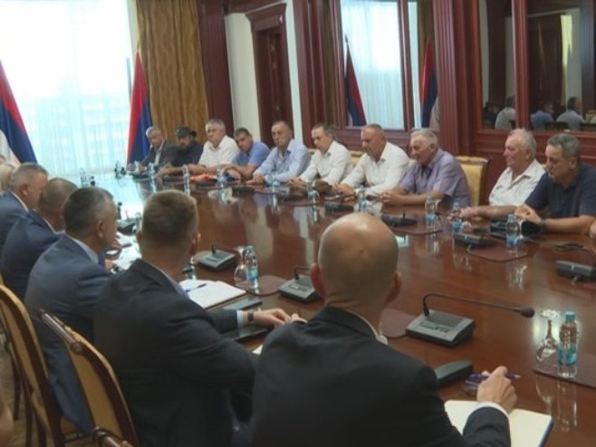 Minić obavlja konsultacije - Foto: RTRS