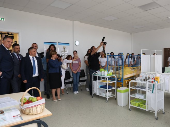Otvoren Srednjoškolski centar u Laktašima (FOTO)