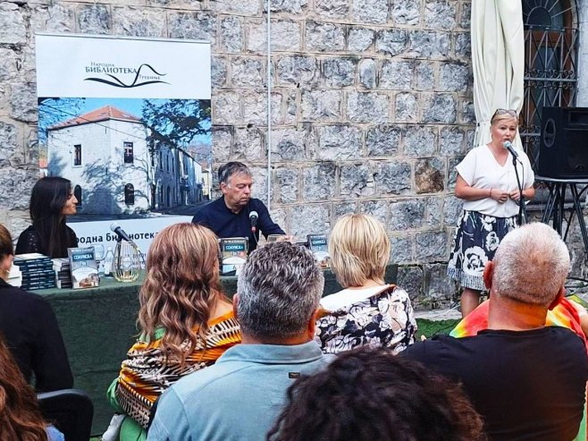 Književno veče sa Dr Neletom Karajlićem u Narodnoj biblioteci u Trebinju (FOTO)