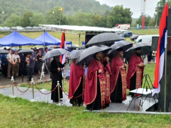 Parastos za ubijene i poginule civile i borce na Ozrenu (FOTO)