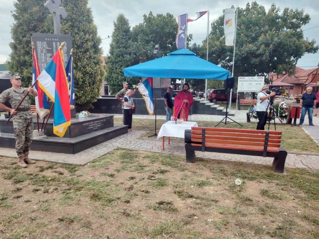 Pučile kod Bijeljine: Obilježene 33 godine od herojskog proboja sedam i po hiljada stanovnika srpskih sela Smoluće, Tinje i Potpeći (FOTO)