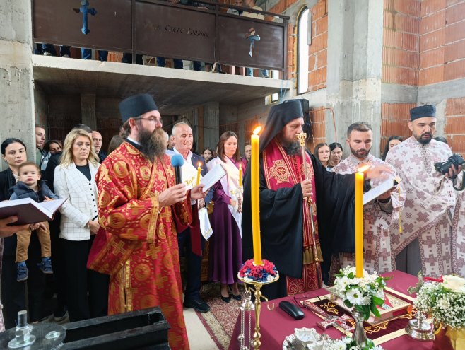 Vladika Sergije osveštao zvona hrama u selu Šehovci