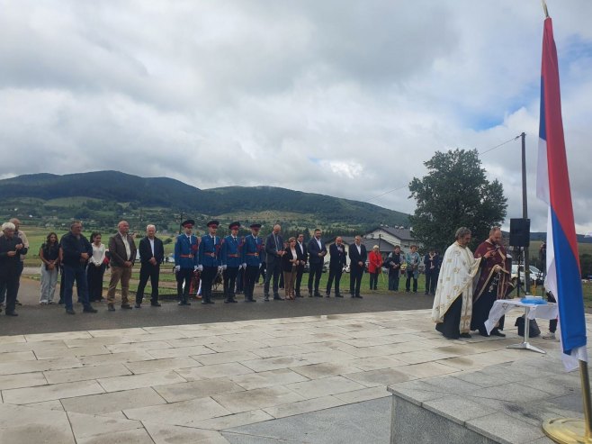 Parastos u Stričićima - Foto: RTRS