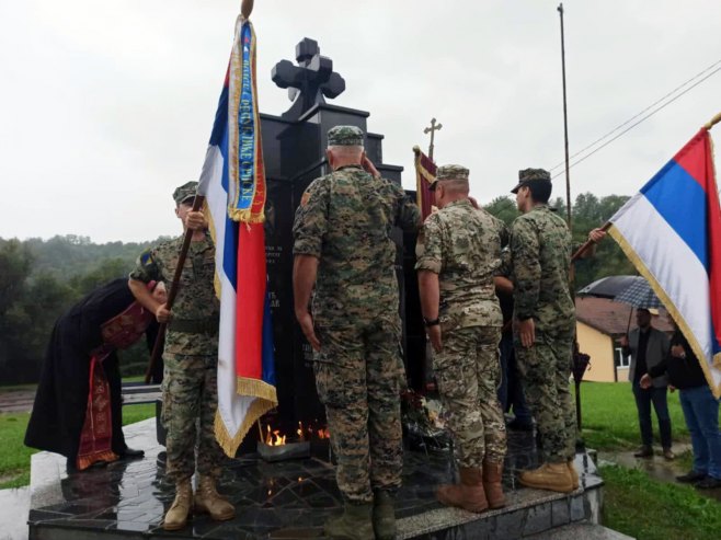 Parastos, Tobut kod Lopara Parastos, Tobut kod Lopara - Foto: SRNA