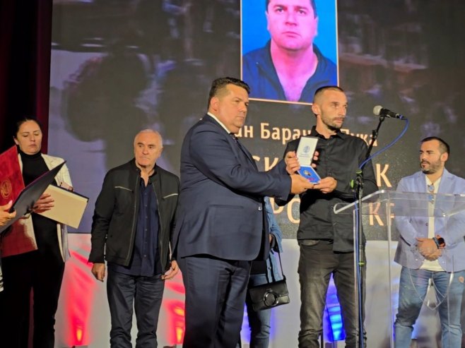 Stevandić u posjeti Crnoj Gori: Mudrost i sloga određuju šta je junaštvo danas (FOTO)