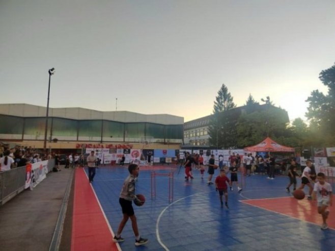 Prijedorčani šutirali trojke za pomoć višečlanoj porodici