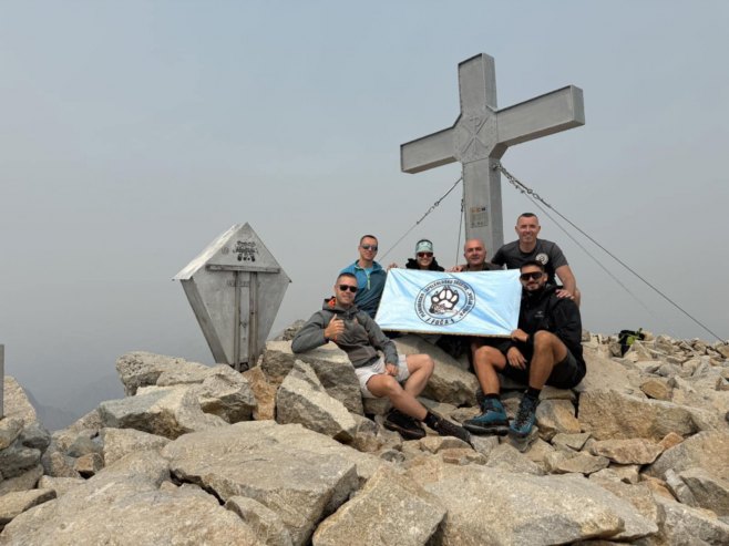 Planinarsko društvo iz Foče na vrhu Pirineja