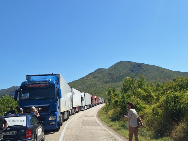 Trebinje: Drugi dan blokade Trebinje: Drugi dan blokade - Foto: RTRS