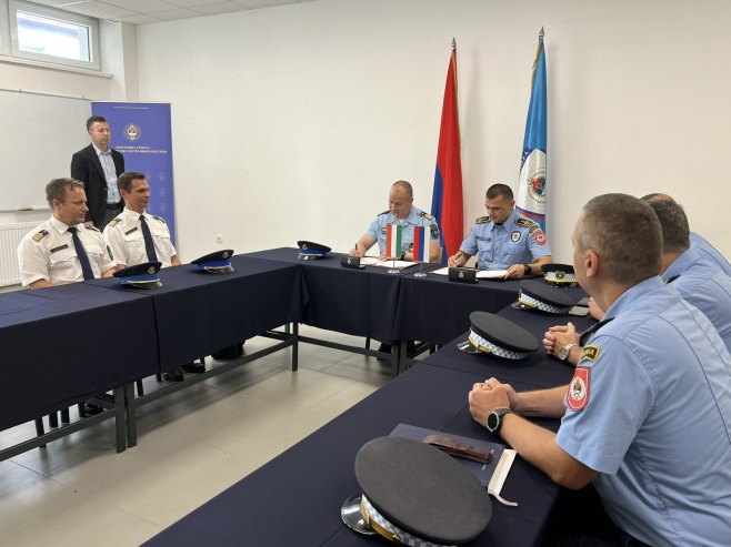 Potpisan memorandum o jačanju saradnje na polju obrazovanja sa MUP-om Mađarske (FOTO)