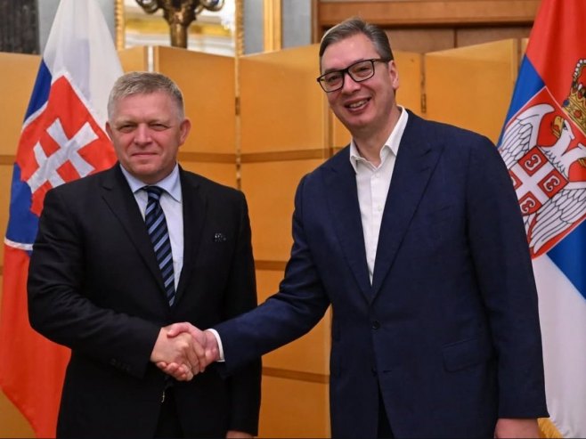 Vučić sa Ficom u Pekingu: Proširiti ekonomsku i političku saradnju (FOTO)