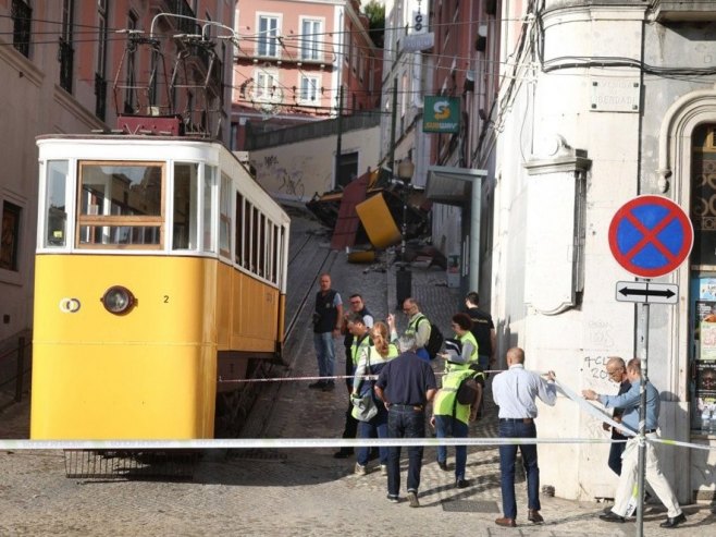 Srušila se žičara u Portugalu (Foto: EPA/TIAGO PETINGA) Srušila se žičara u Portugalu (Foto: EPA/TIAGO PETINGA) -