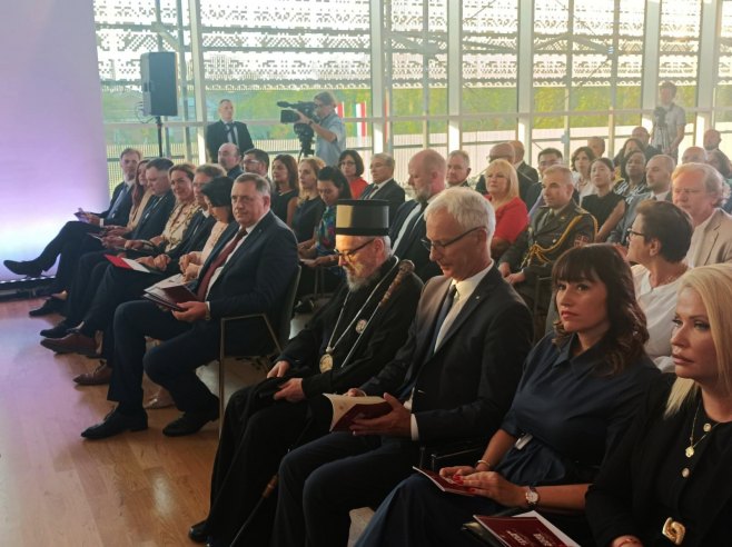 Muilorad Dodik u Budimpešti Muilorad Dodik u Budimpešti - Foto: RTRS