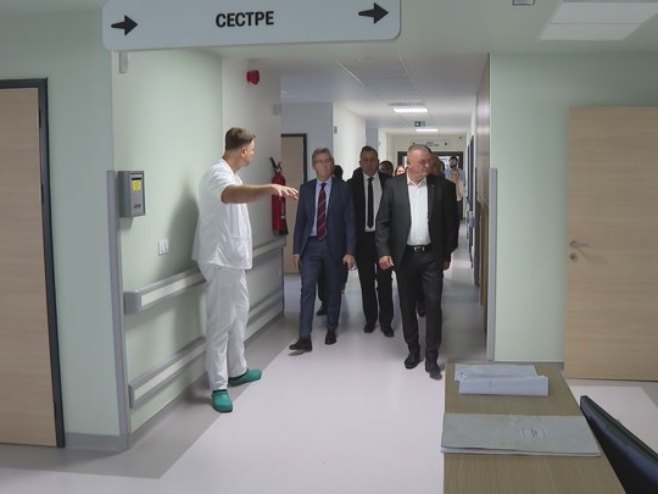 Hirurzi posjetili Bolnicu "Sveti apostol Luka" Hirurzi posjetili Bolnicu "Sveti apostol Luka" - Foto: RTRS