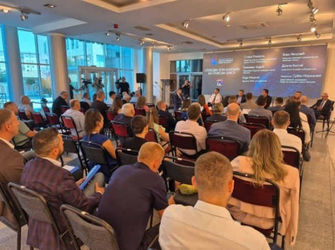 Panel o Slobodnoj zoni Bijeljina Panel o Slobodnoj zoni Bijeljina - Foto: Ustupljena fotografija