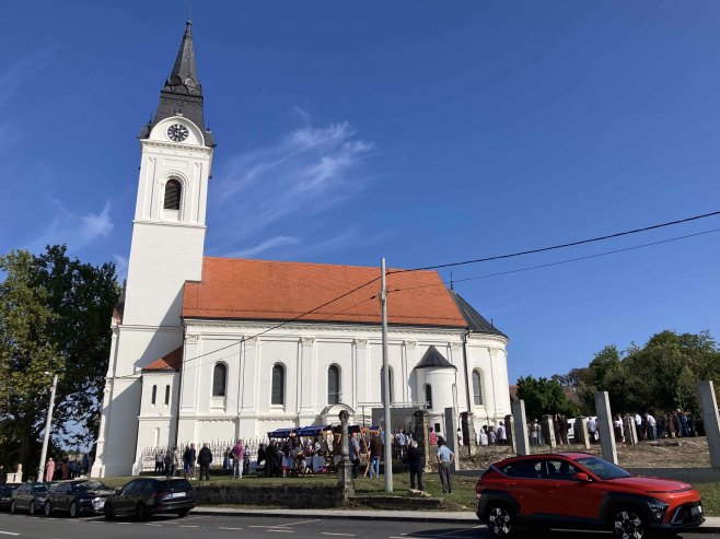 Hram u Pakracu svjedoči da je ljubav Božija jača od svakog rata i razaranja (FOTO/VIDEO)