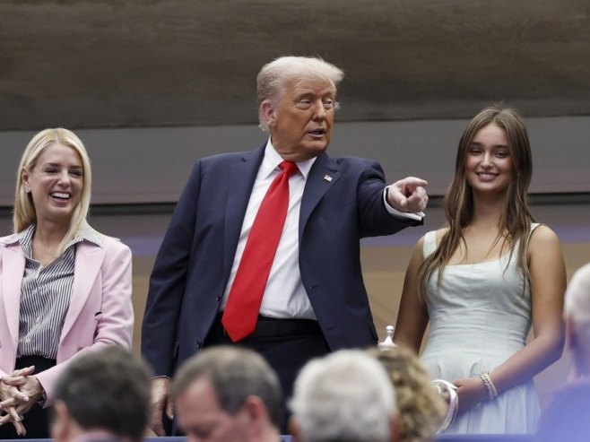 Donald Tramp (foto: EPA/JOHN G. MABANGLO) Donald Tramp (foto: EPA/JOHN G. MABANGLO) -