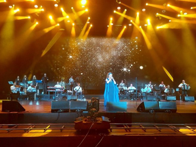 Koncert Ane Bekute z Sava centru: Četiri sata emocija i hitova (VIDEO)