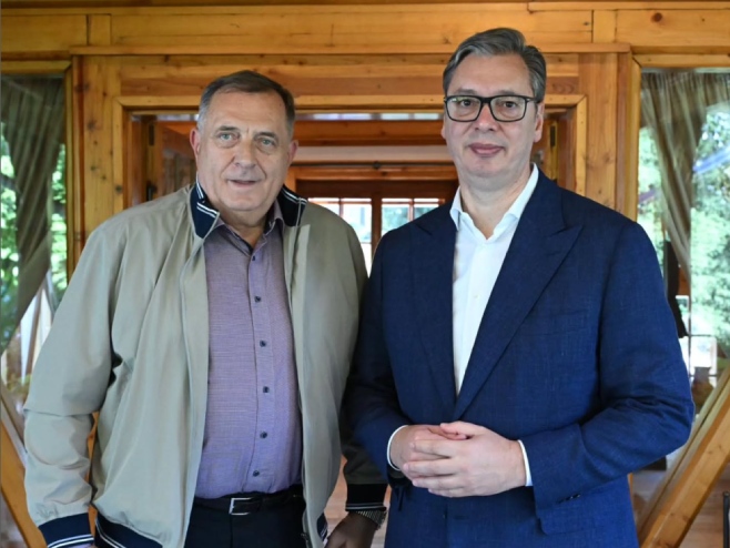 Vučić: Bratski susret sa Dodikom i razgovori o svim važnim pitanjima