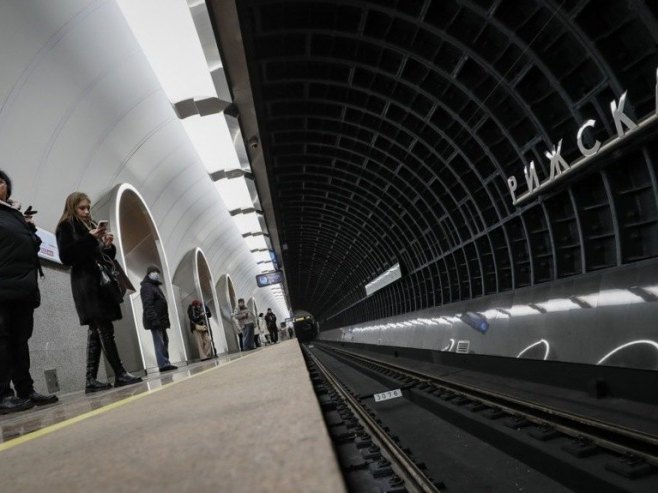 Metro (foto: EPA/YURI KOCHETKOV - ilustracija) - 